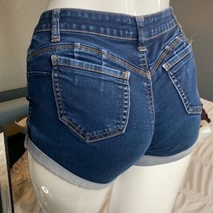 Booty pop Jean shorts